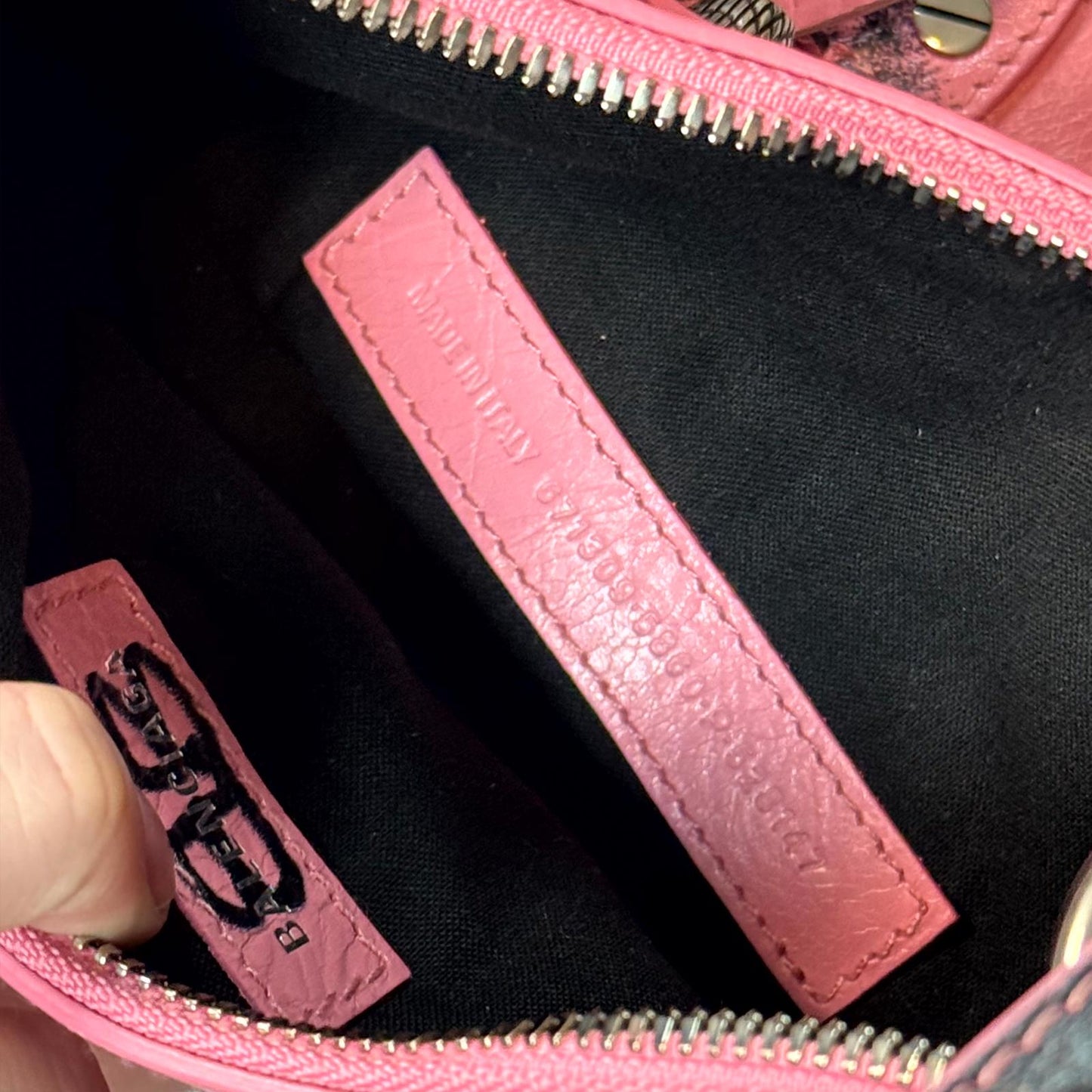 2022 Balenciaga Pink Graffiti Le Cagole Handbag