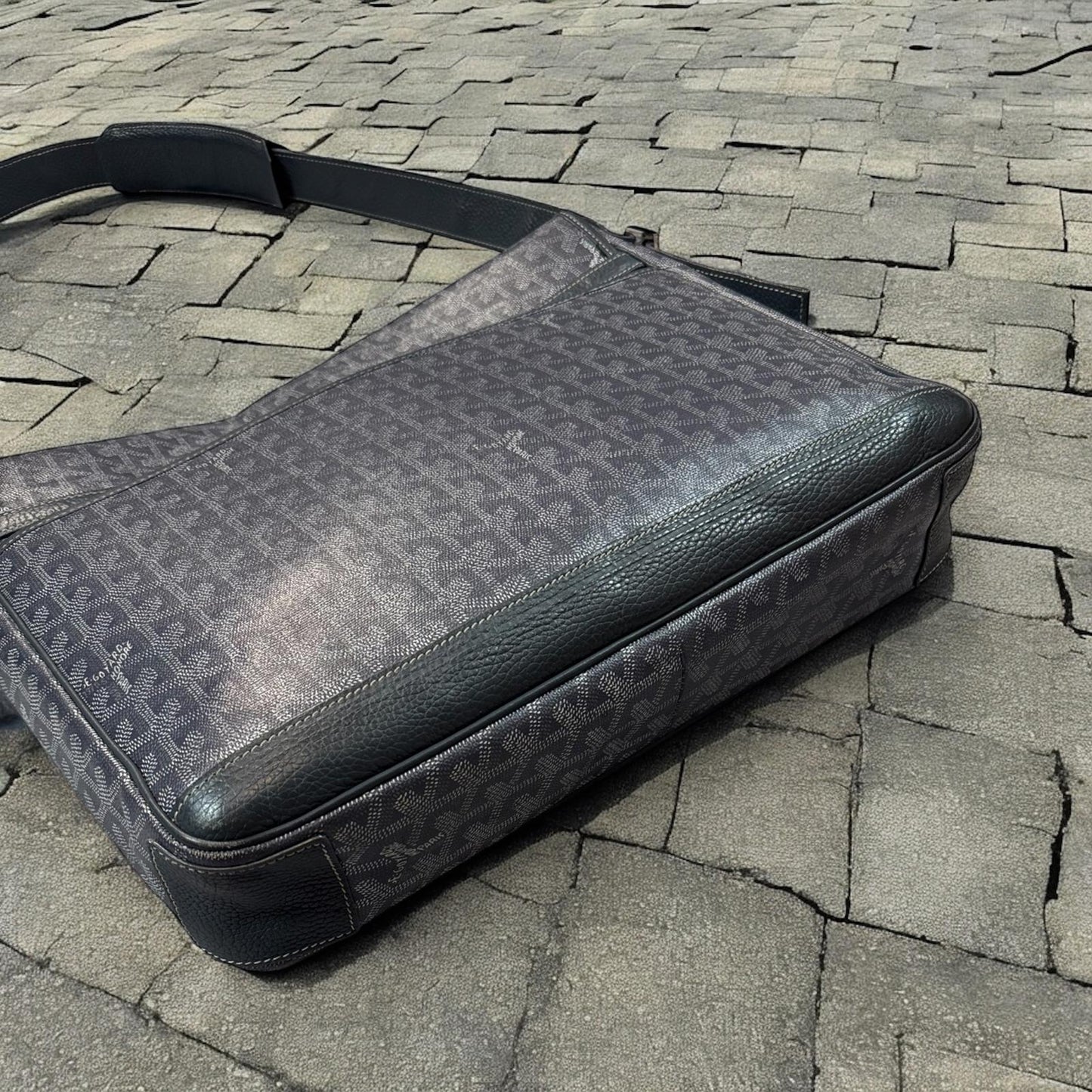 2013 Goyard Grand Bleu GM Messeneger Bag