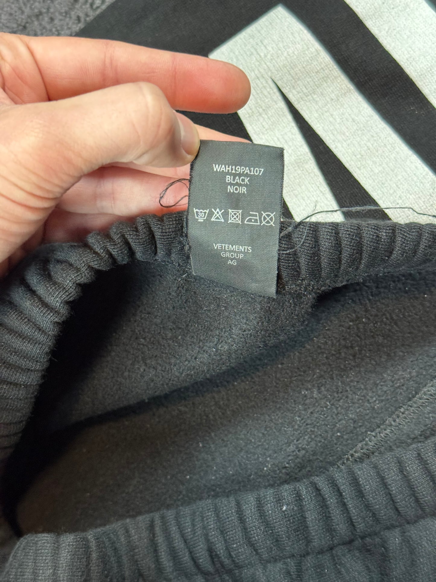 AW18 Vetements Black Spellout Sweatpants