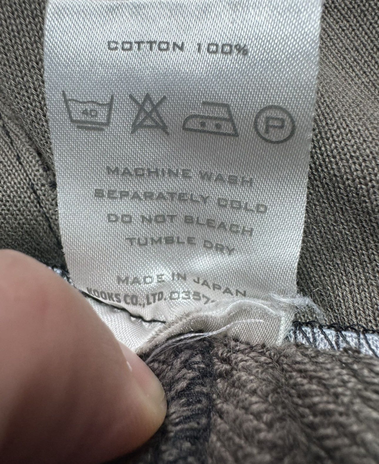 AW01 Number Nine Crest Sweatpants