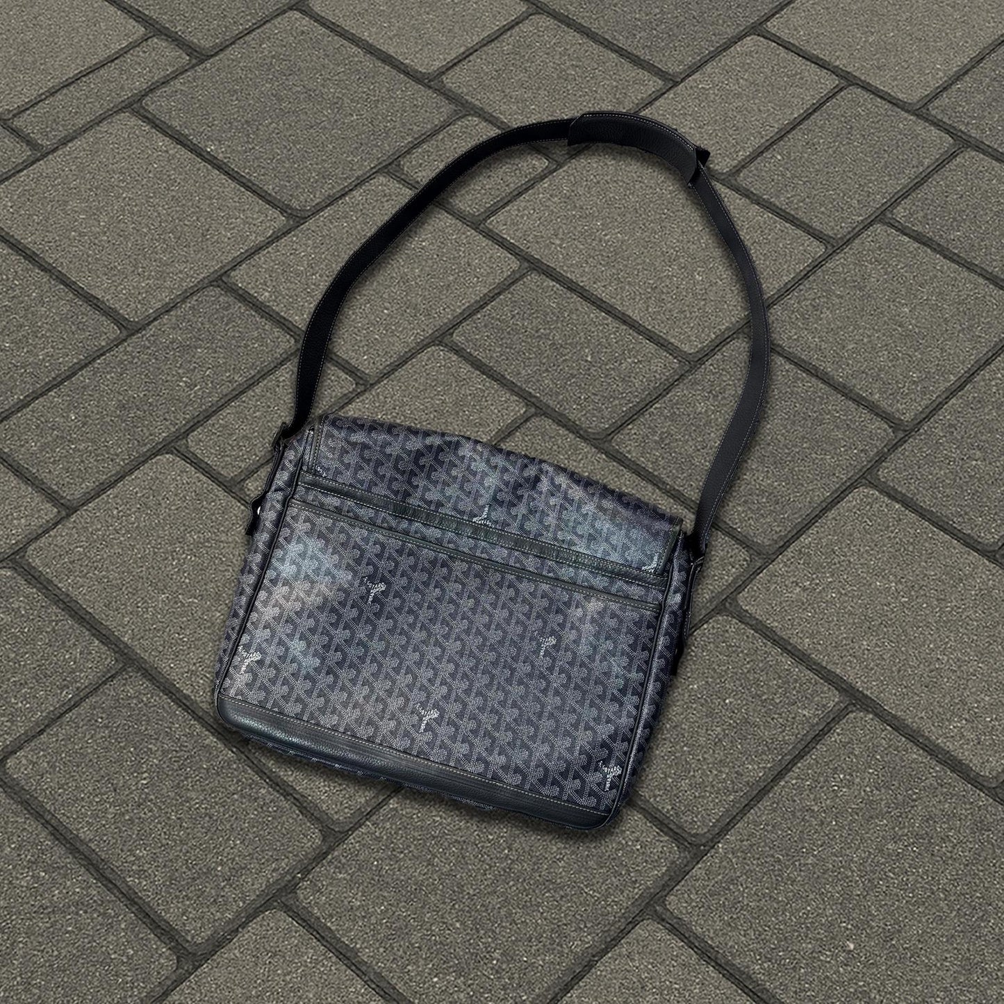 2013 Goyard Grand Bleu GM Messeneger Bag