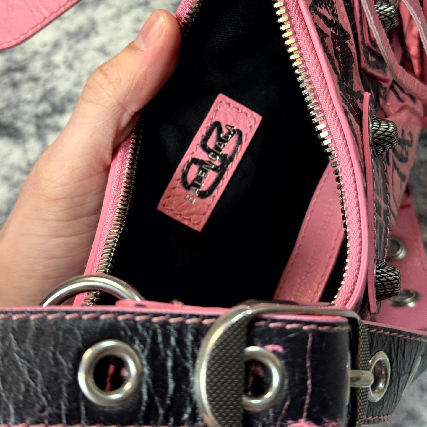 2022 Balenciaga Pink Graffiti Le Cagole Handbag