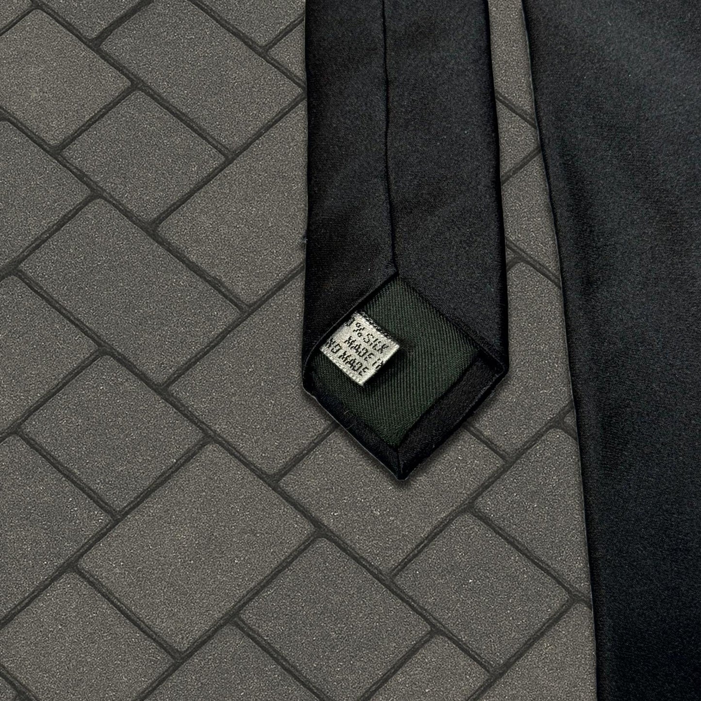 AW04 Dior Homme “Bee” Tie