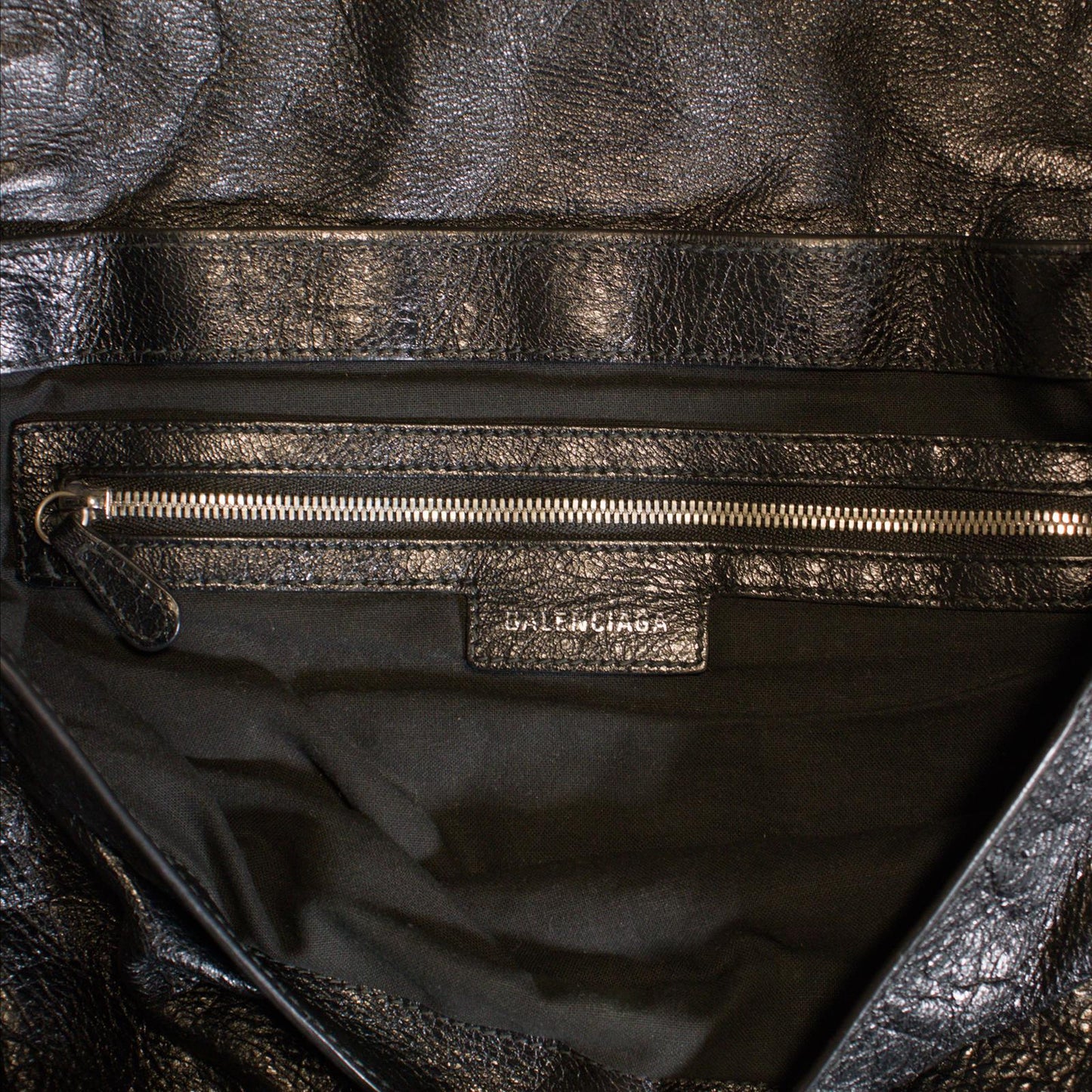 Balenciaga Medium Pierced Le Cagole Messenger Bag