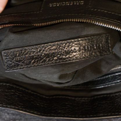 Balenciaga Medium Pierced Le Cagole Messenger Bag