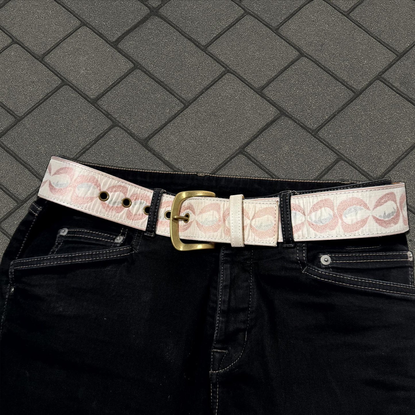 SS05 Undercover Kiss Fang Belt