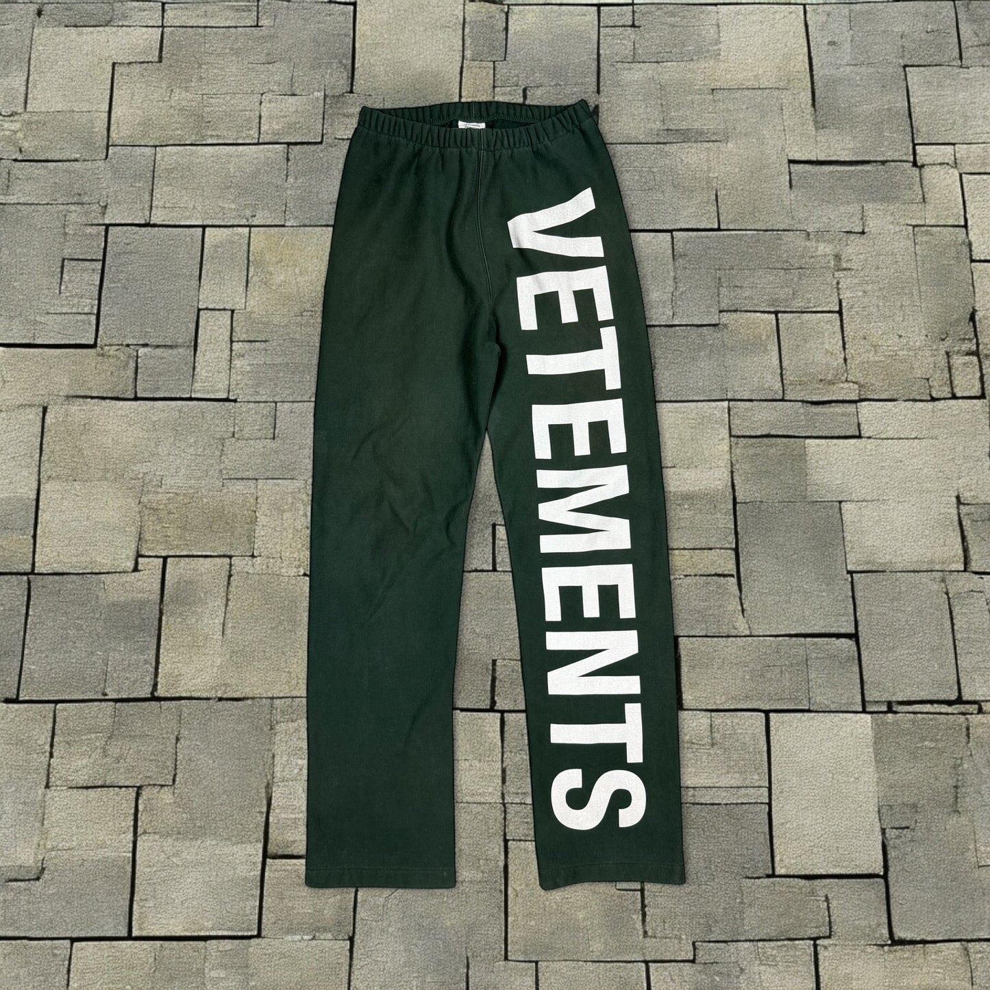 AW19 Vetements Green Spellout Sweatpants