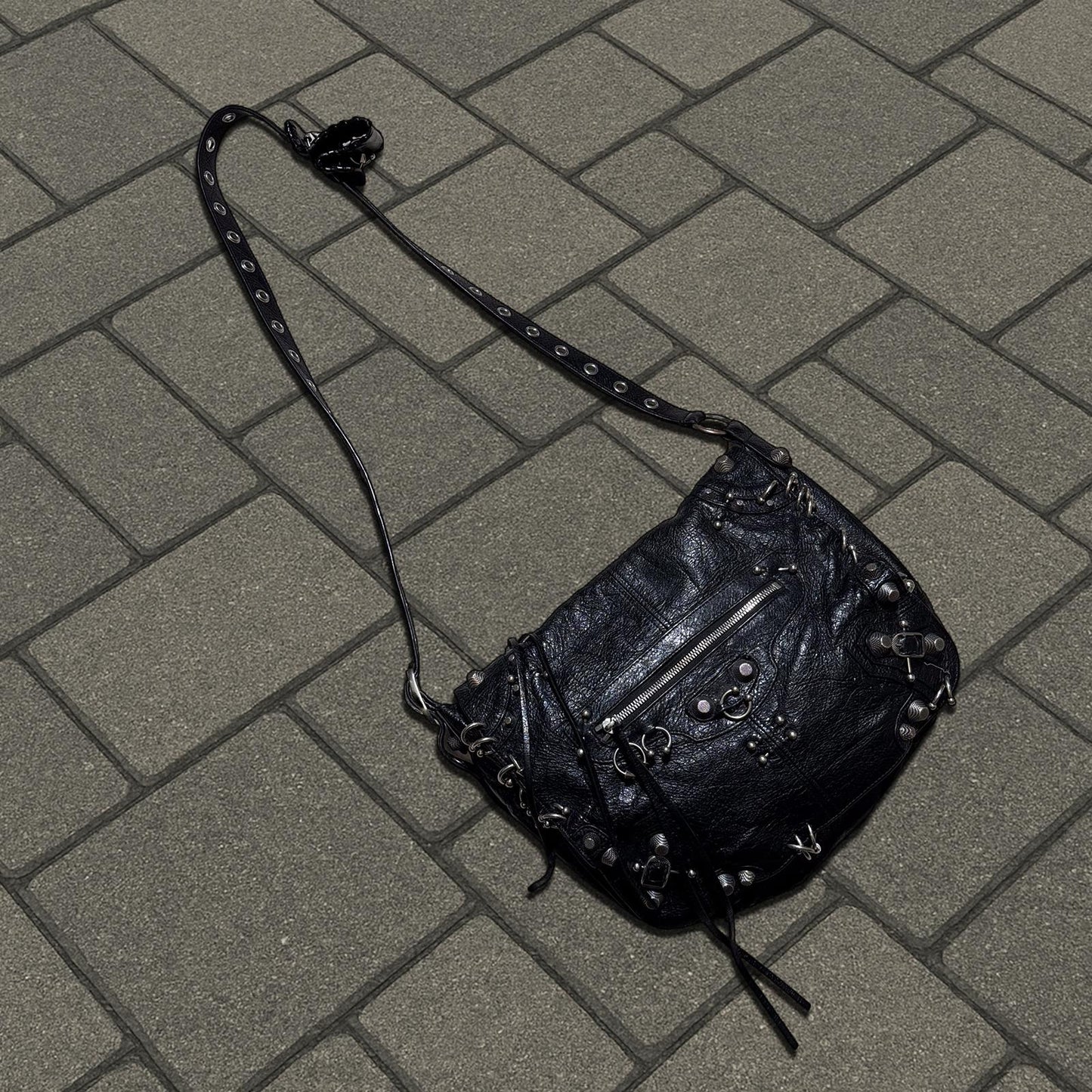 Balenciaga Medium Pierced Le Cagole Messenger Bag