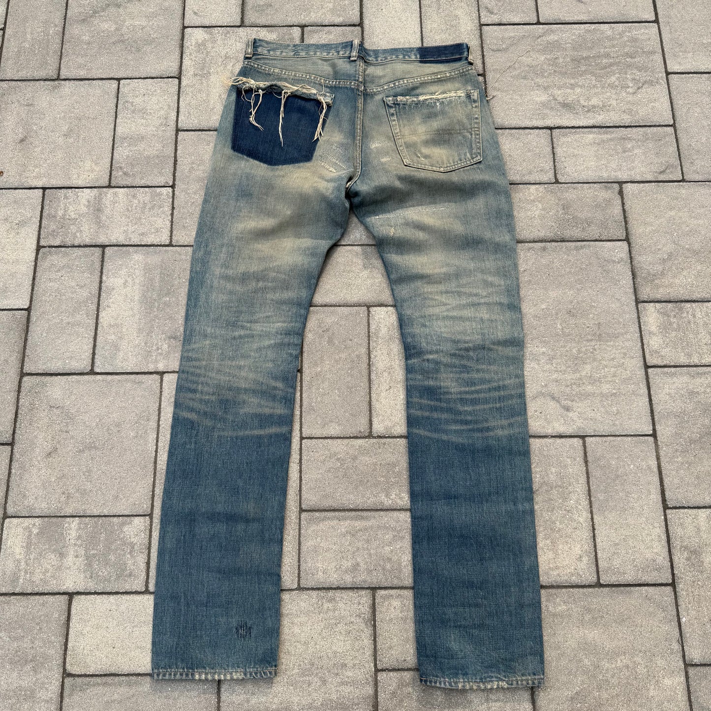 AW04 Undercover Red Yarn 68 Denim