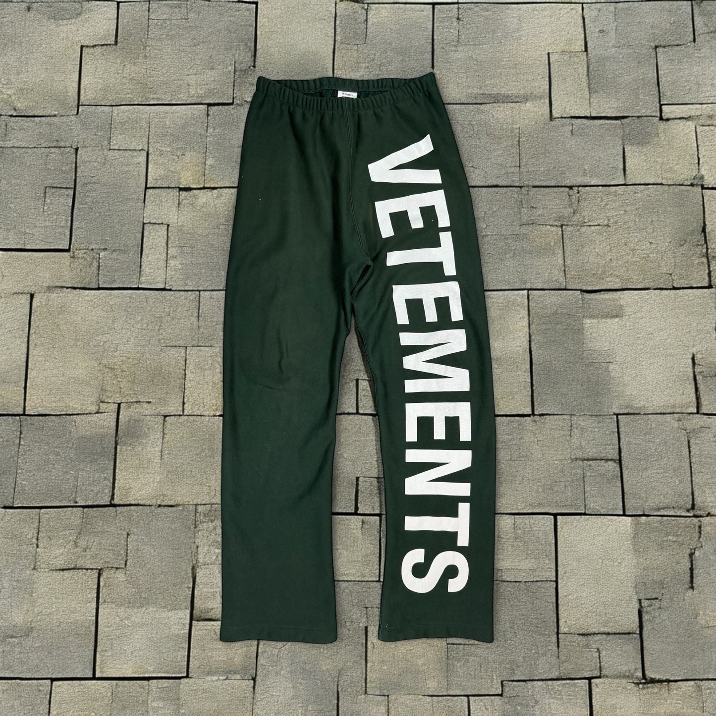 AW19 Vetements Green Spellout Sweatpants