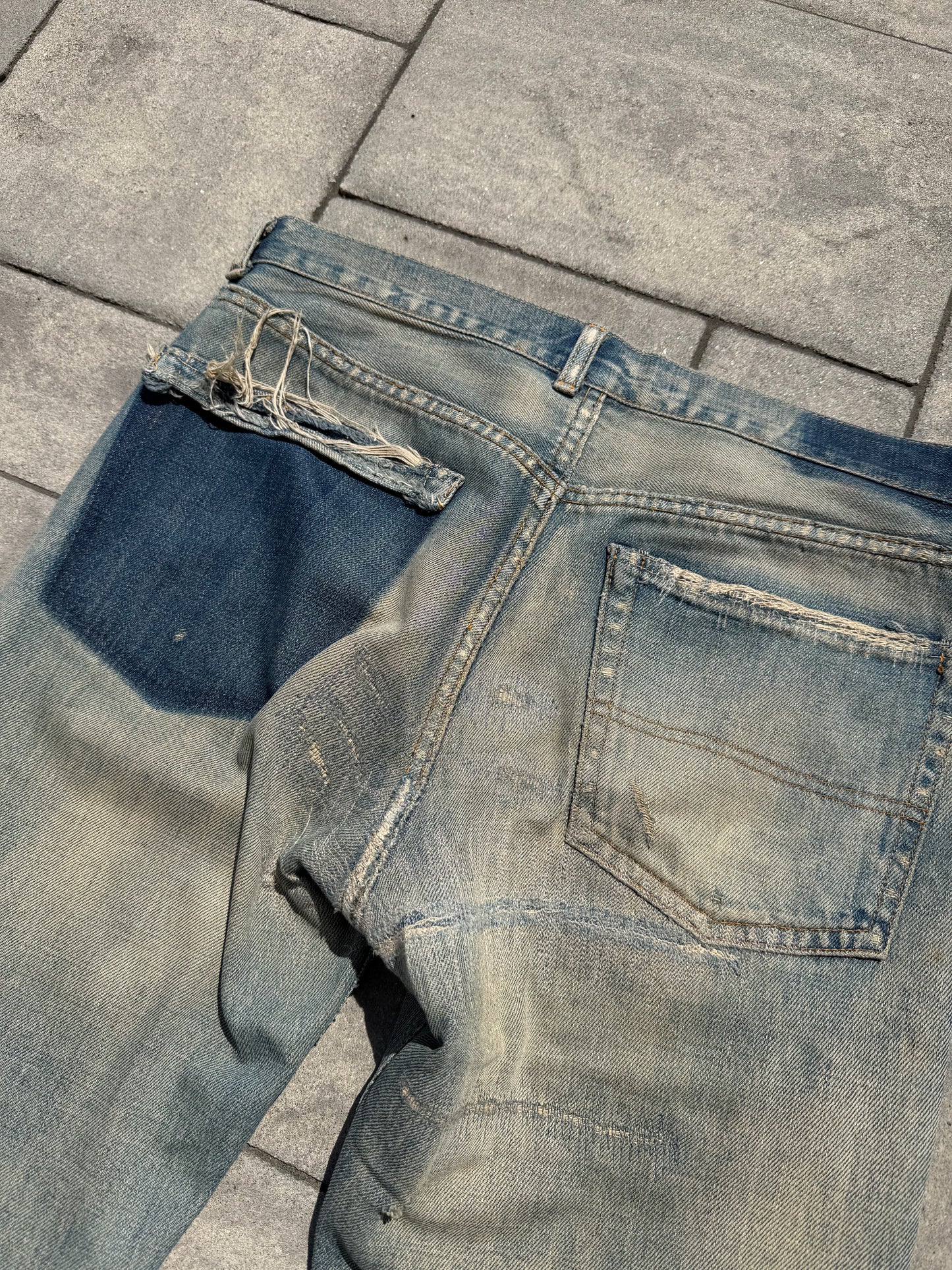 AW04 Undercover Red Yarn 68 Denim