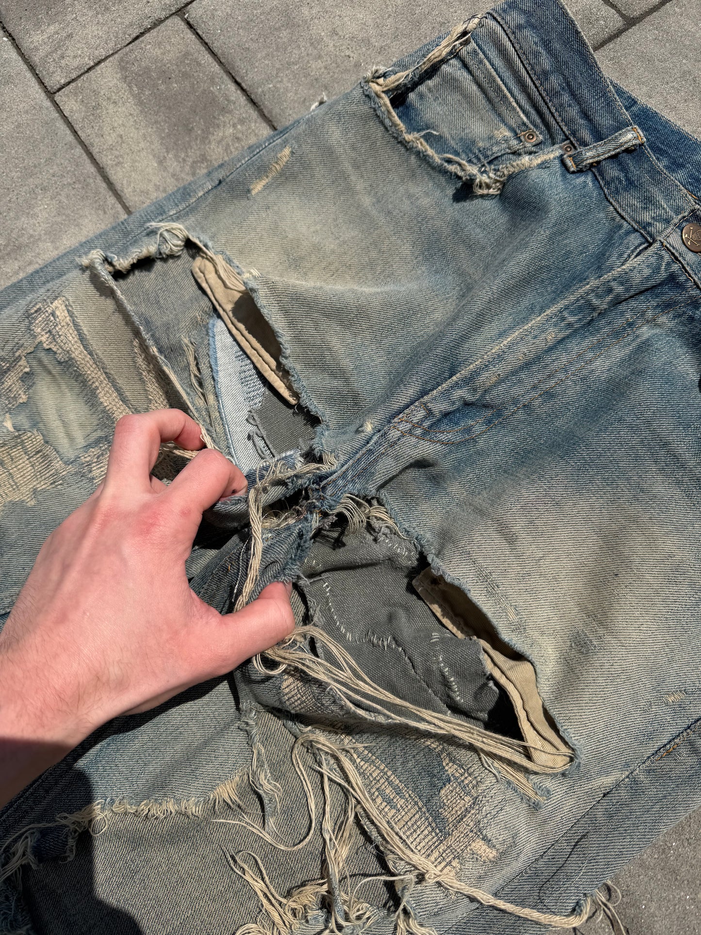AW04 Undercover Red Yarn 68 Denim