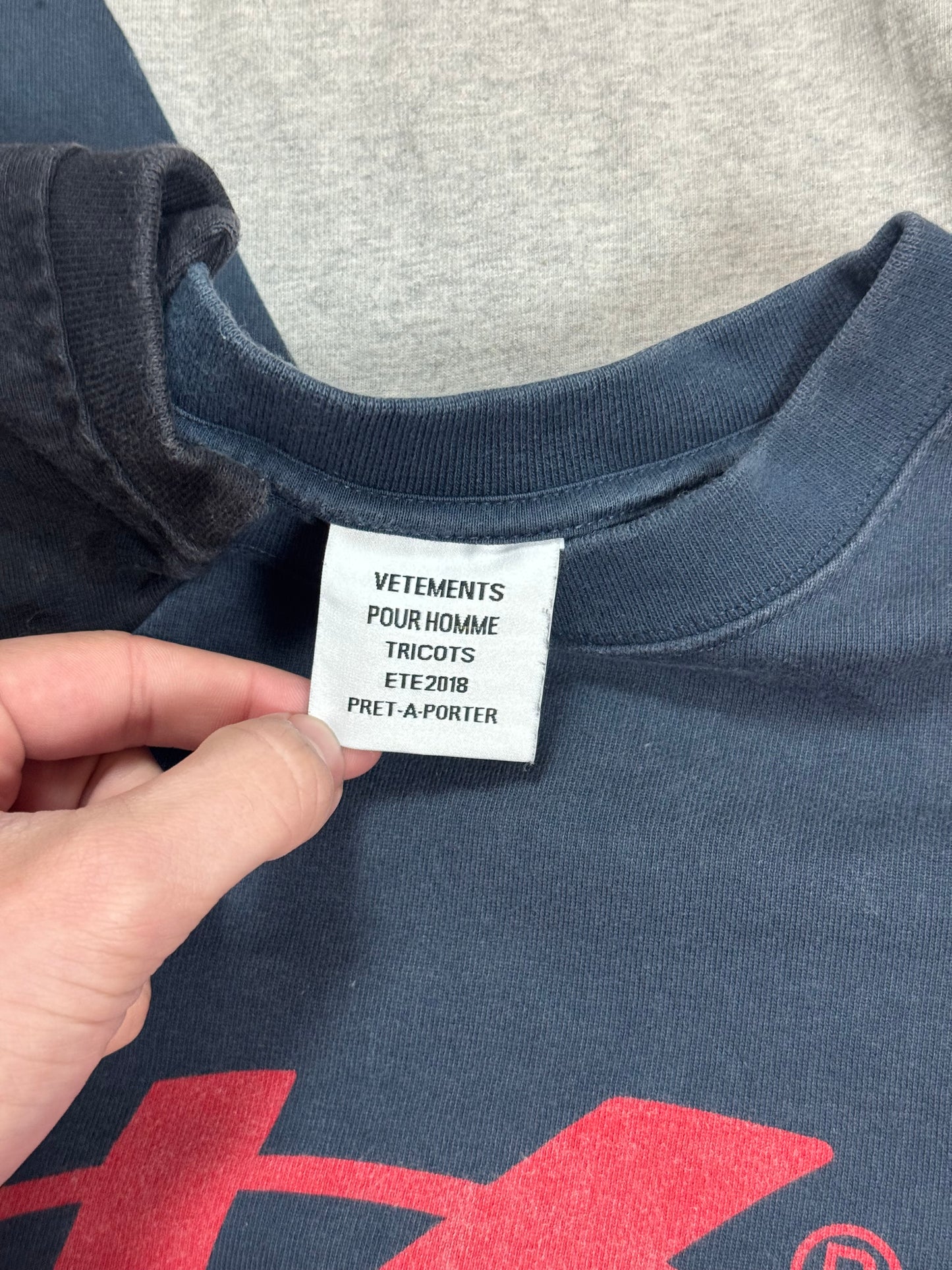 SS18 Vetements Zurich Longsleeve