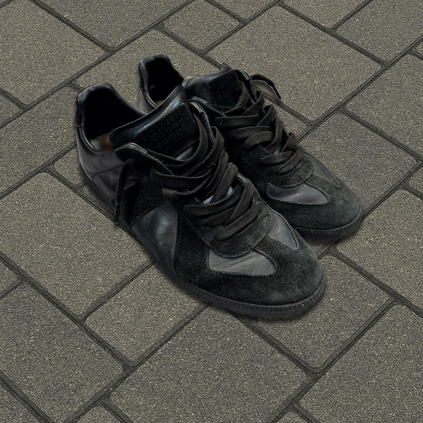 Maison Margiela Triple Black Gat