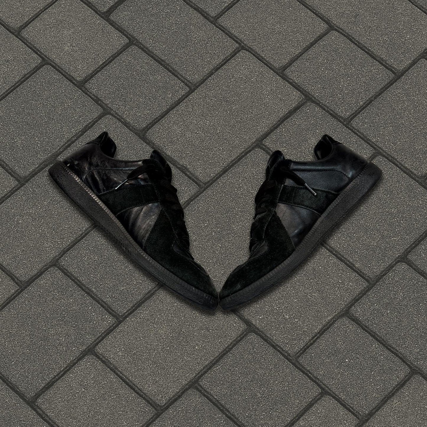 Maison Margiela Triple Black Gat