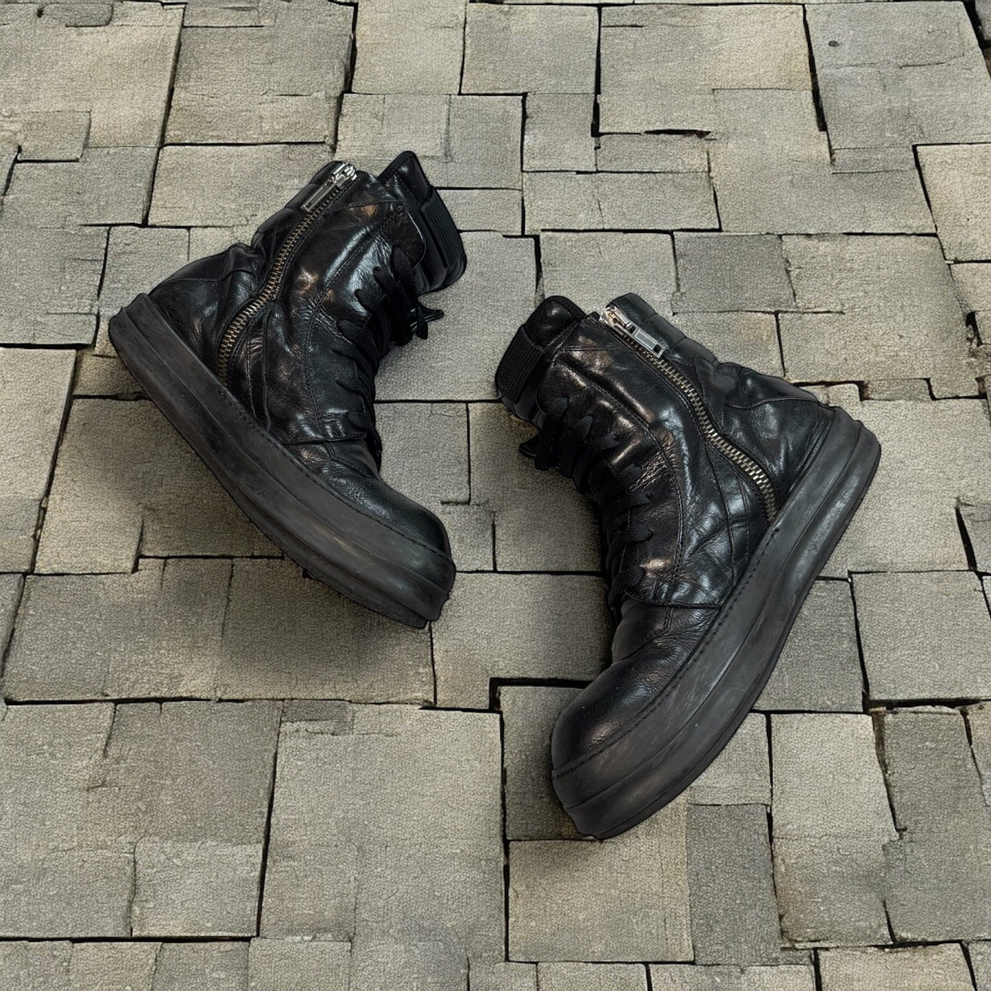 AW10 “Gleam” Rick Owens Black Short Tounge Geobasket