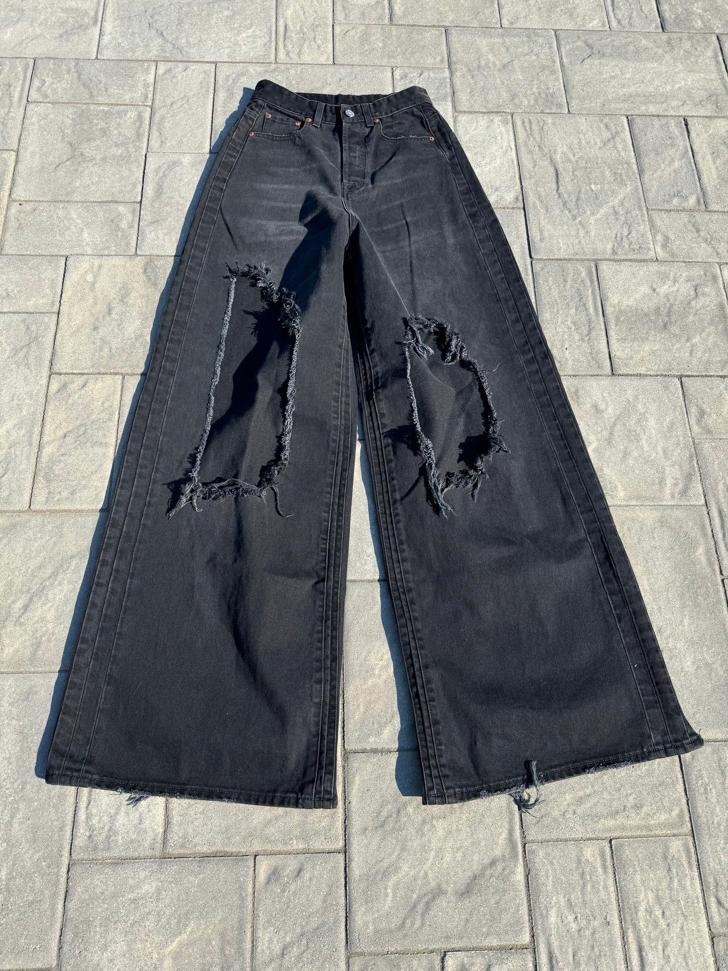 Vetements Destroyed Knee Denim