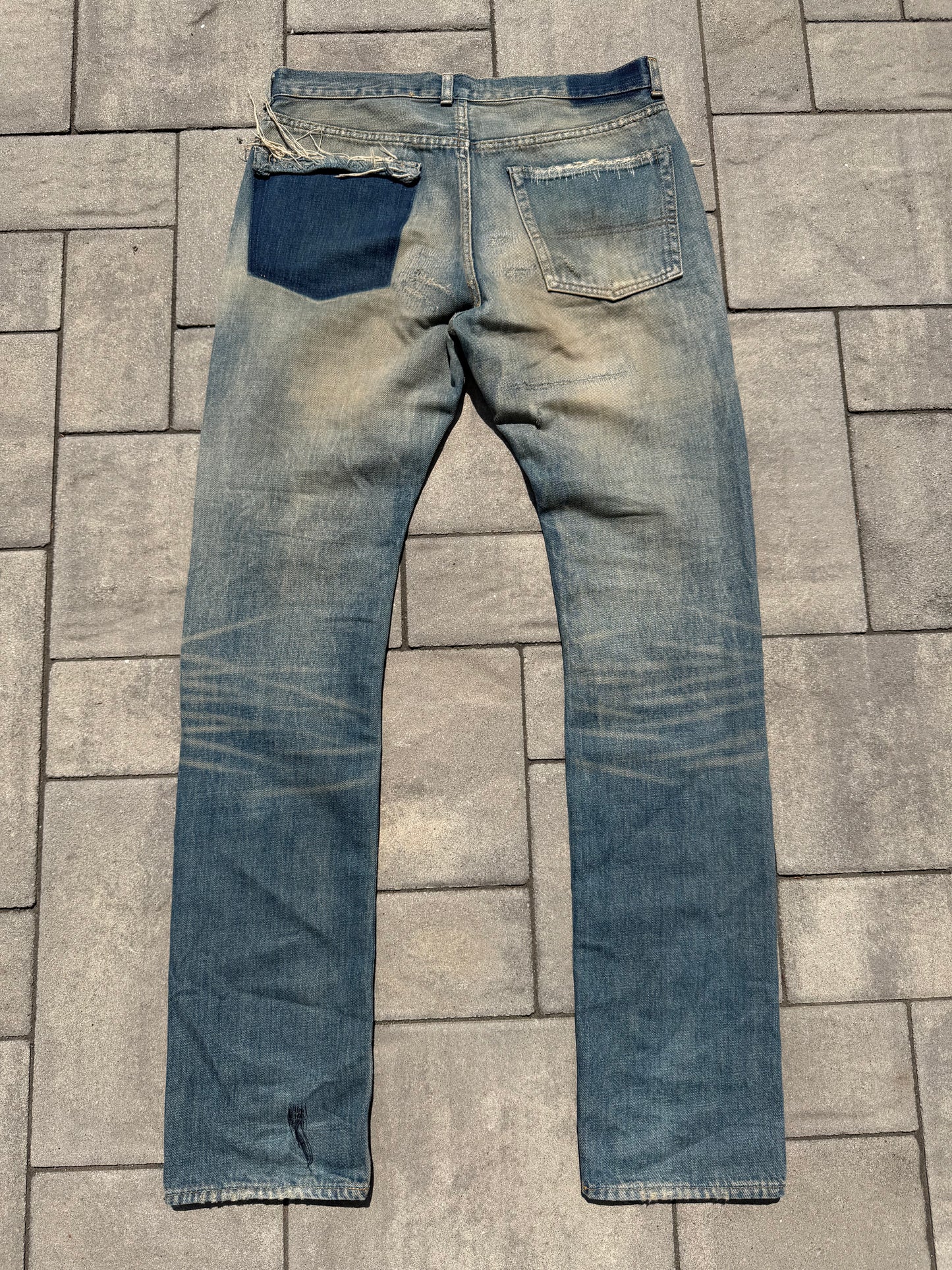 AW04 Undercover Red Yarn 68 Denim