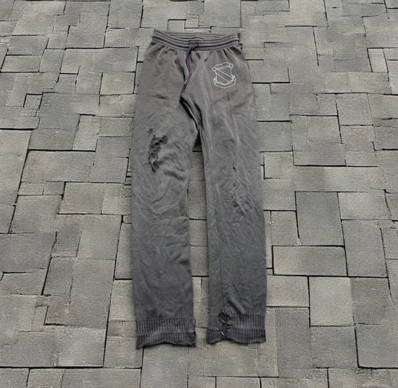 AW01 Number Nine Crest Sweatpants