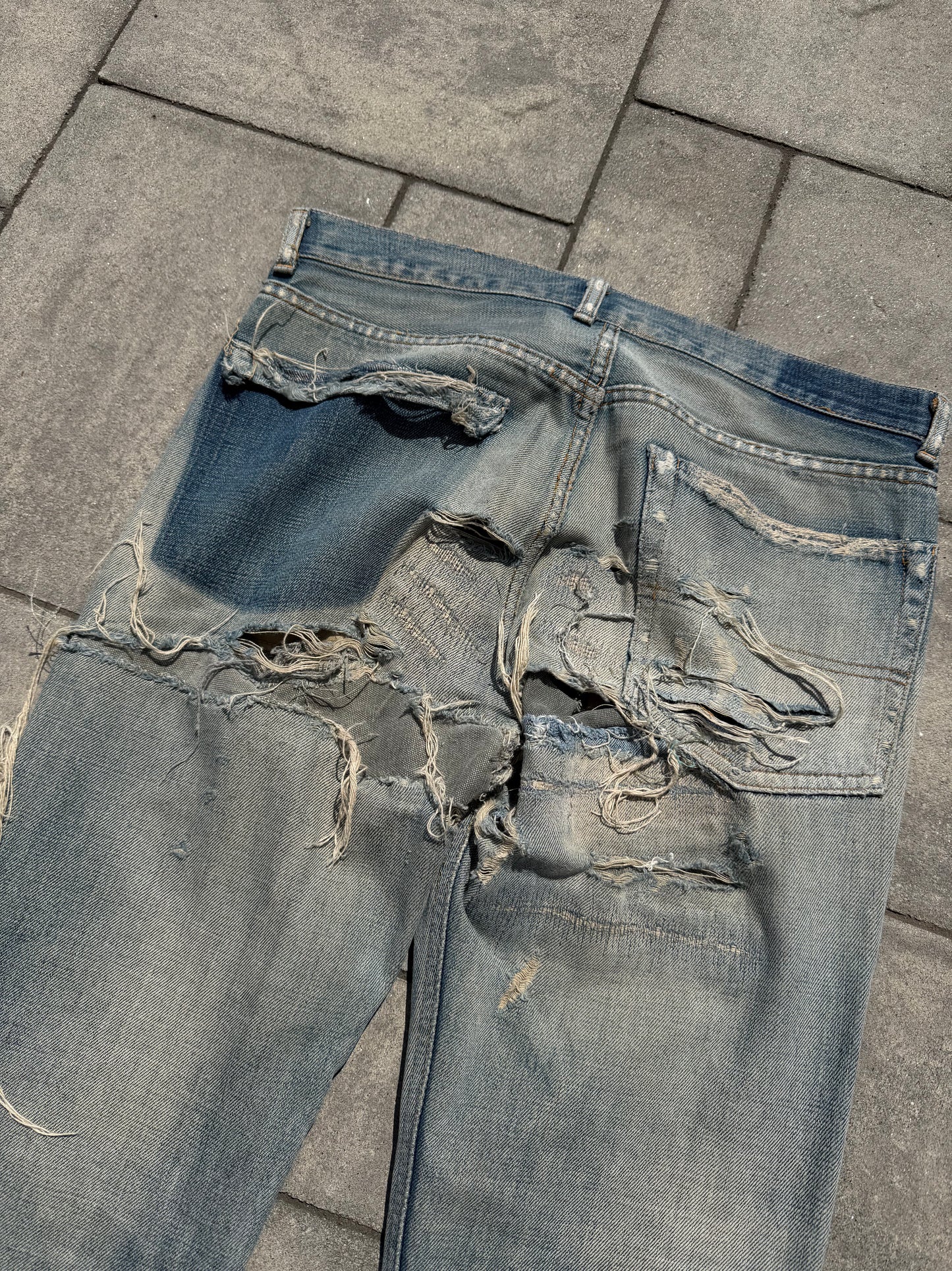 AW04 Undercover Red Yarn 68 Denim
