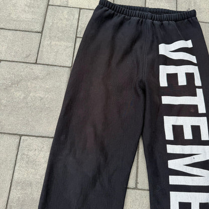 AW18 Vetements Black Spellout Sweatpants