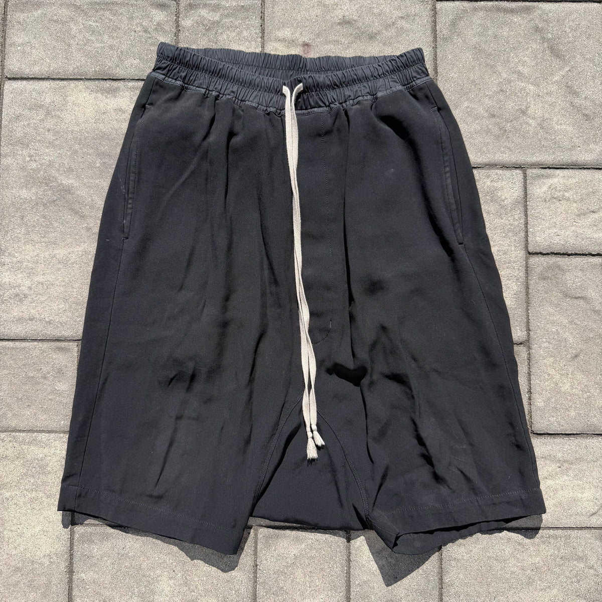 FW18 Rick Owens Pod Shorts