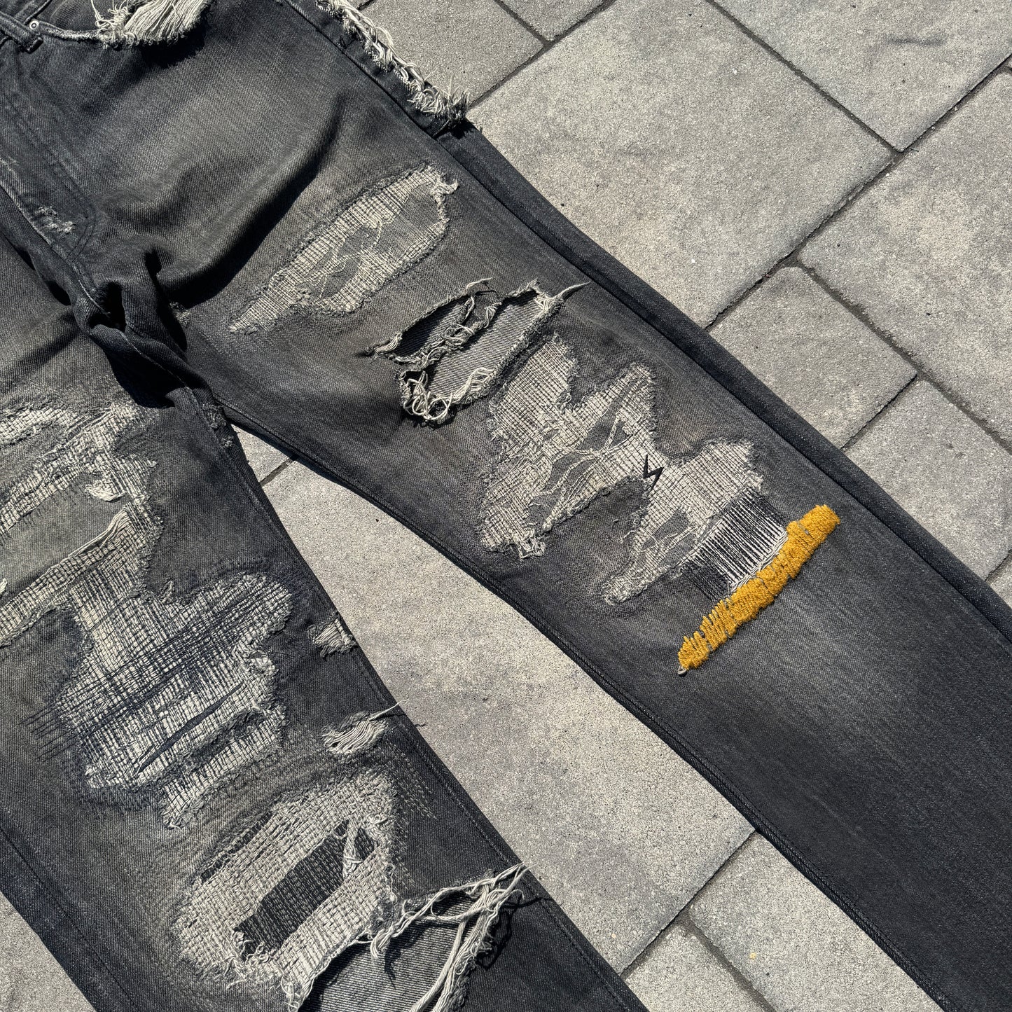 AW04 Undercover Yellow Yarn 64 Denim