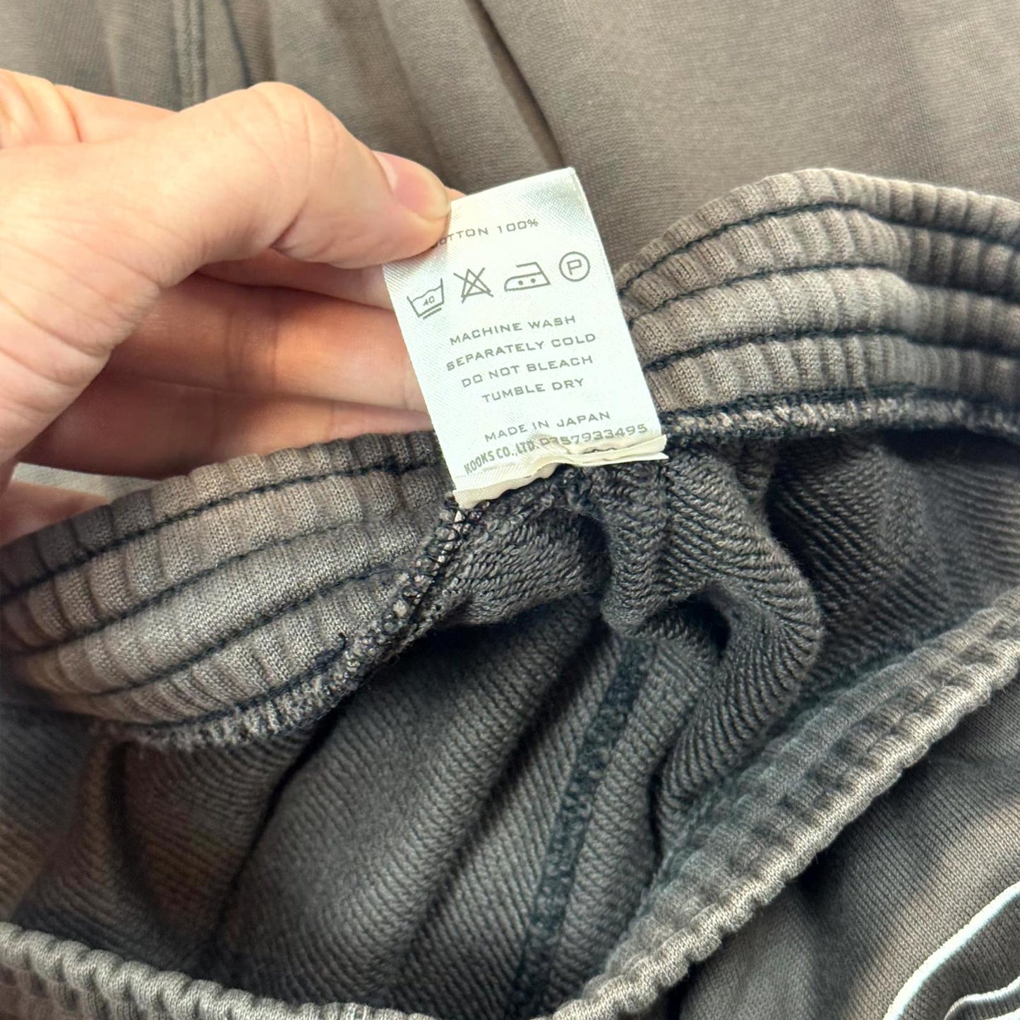 AW01 Number Nine Crest Sweatpants